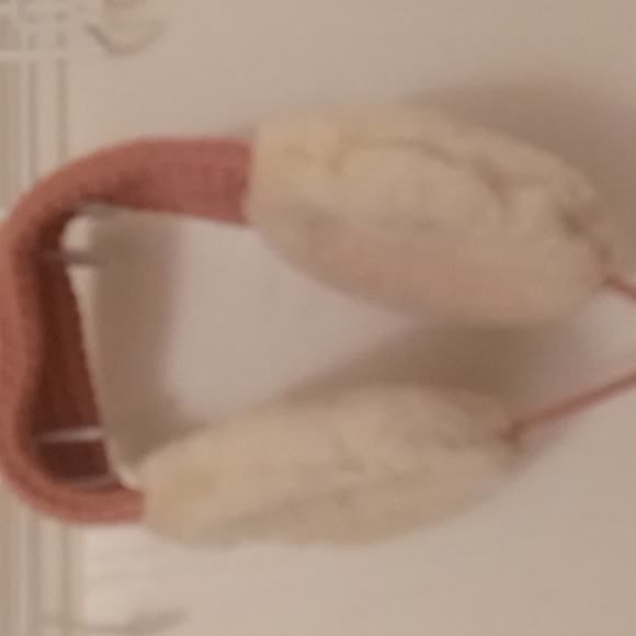 Handmade ear warmers - Picture 3 of 3